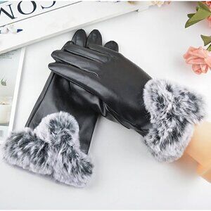 NWT Women's Winter Gloves Sz. M Black Faux Leather Fleece Lined Fur Cuff